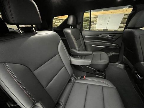 Used 2025 Chevrolet Traverse Z71 w/ Driver Confidence Package AWD/4WD image 32