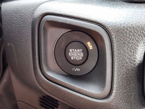 Used 2025 Jeep Wrangler Sport image 30