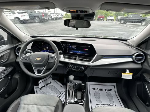 New 2026 Chevrolet Trax LT w/ Driver Confidence Package FWD image 10