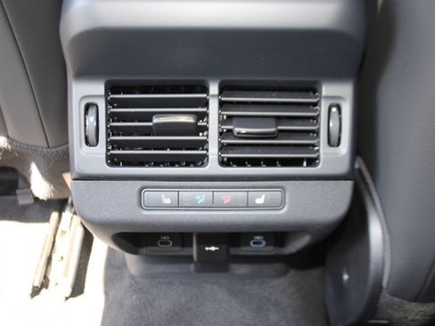 Used 2024 Land Rover Range Rover Evoque Dynamic SE image 24