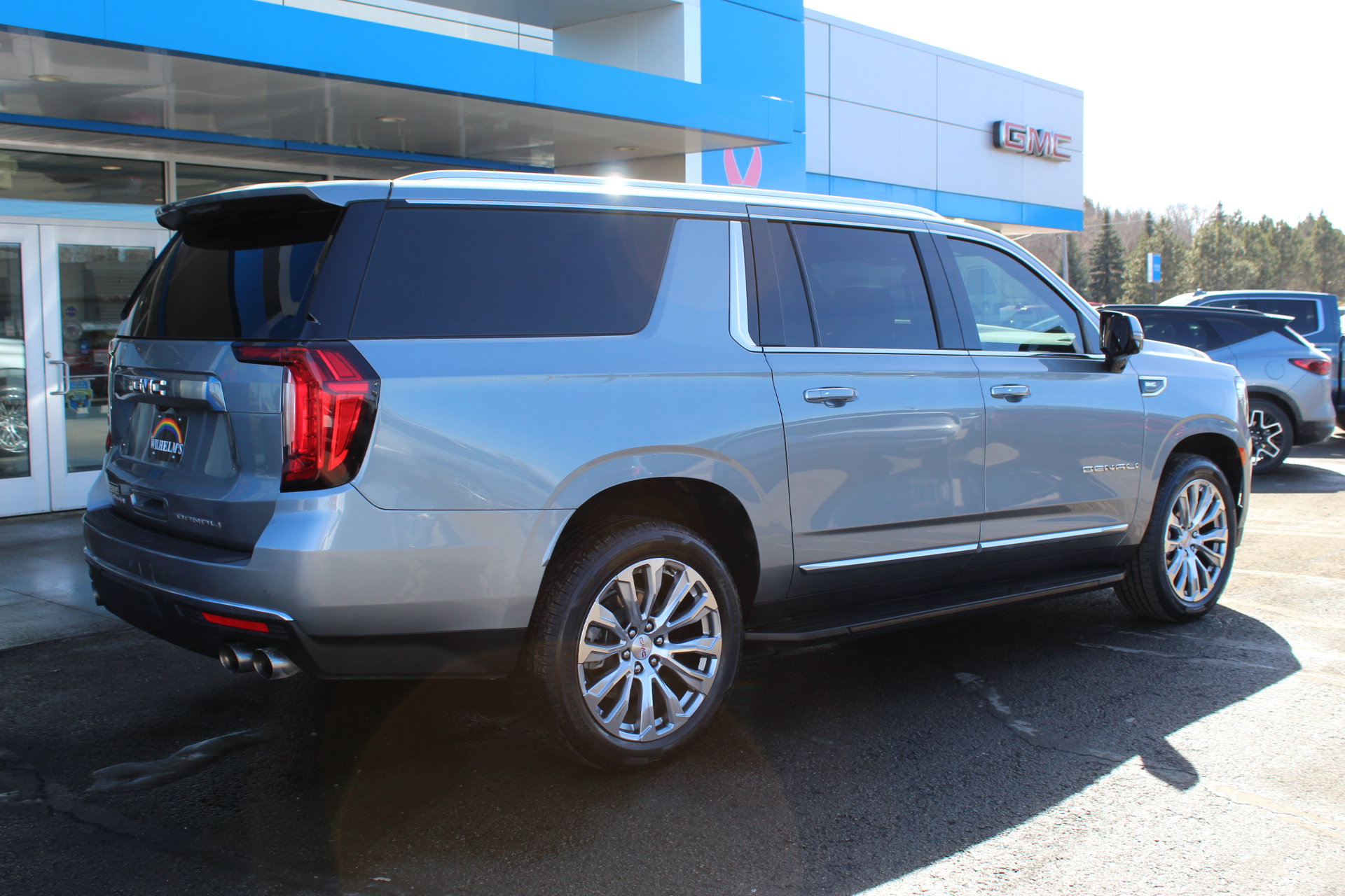 Certified 2023 GMC Yukon XL Denali w/ Max Trailering Package AWD/4WD image 3