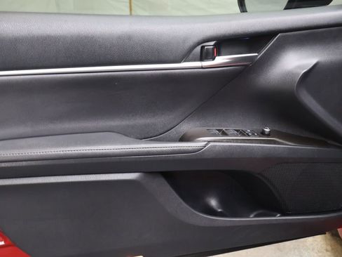 Used 2022 Toyota Camry XSE FWD image 16