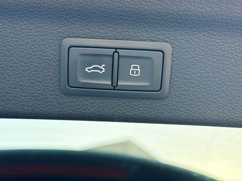 Used 2021 Audi Q3 2.0T Premium w/ Convenience Package image 13