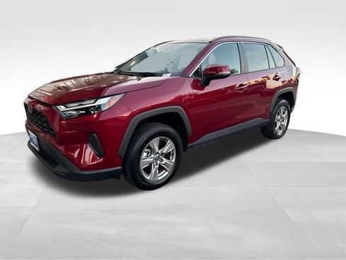 Used 2025 Toyota RAV4 XLE FWD image 1