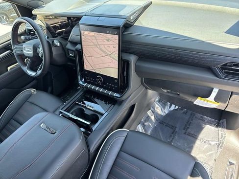 New 2026 GMC Yukon XL AT4 Ultimate AWD/4WD image 31