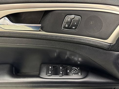 Used 2020 Lincoln MKZ FWD image 14