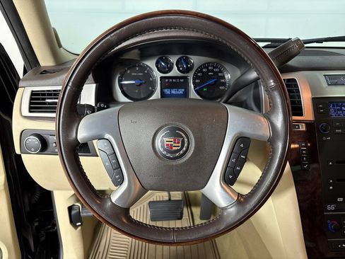 Used 2007 Cadillac Escalade EXT AWD/4WD image 17