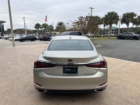 Used 2024 Lexus ES 350 w/ Premium Package image 4