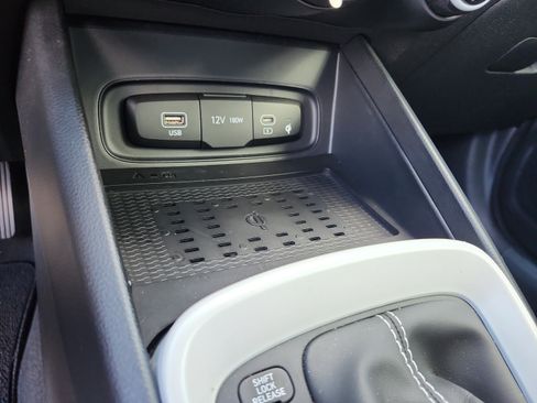 Certified 2026 Hyundai Venue SEL FWD image 30