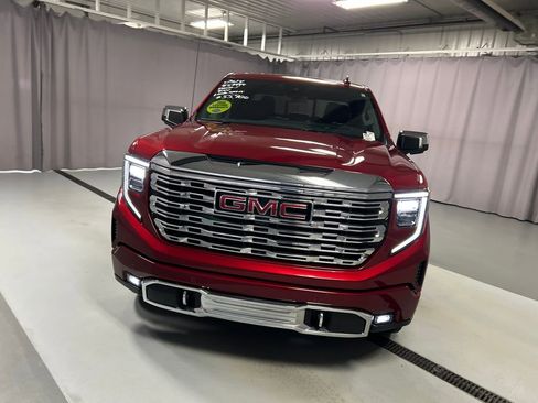 Used 2024 GMC Sierra 1500 Denali w/ Technology Package AWD/4WD image 2