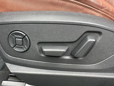 Used 2022 Audi e-tron Premium Plus w/ Premium Plus Package image 10
