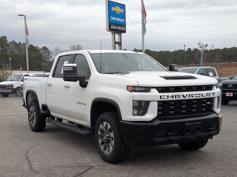 Used 2023 Chevrolet Silverado 2500 Custom w/ Custom Value Package image 2
