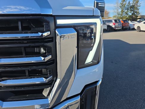 New 2026 GMC Sierra 2500 SLT w/ SLT Convenience Package image 9