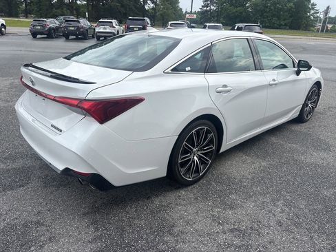Used 2019 Toyota Avalon Touring FWD image 8