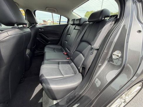 Used 2017 MAZDA MAZDA3 Touring FWD image 12