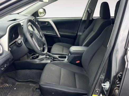 Used 2018 Toyota RAV4 LE w/ All Weather Liner Package AWD/4WD image 8