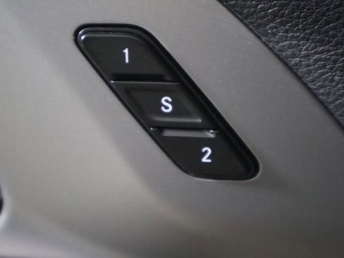 Used 2025 Chrysler Pacifica Select FWD image 35