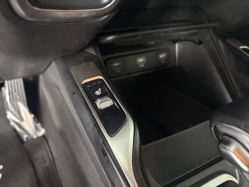 Used 2022 Kia Sorento S image 16