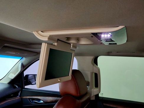 Used 2015 Cadillac Escalade Premium image 24