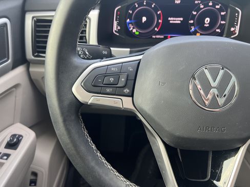 Used 2023 Volkswagen Atlas SE w/ Panoramic Sunroof Package FWD image 16