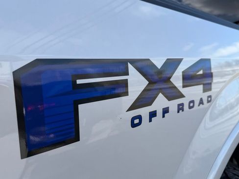 Used 2019 Ford F150 Lariat w/ Equipment Group 502A Luxury image 9