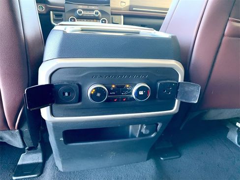 Used 2024 Ford Expedition Limited image 21