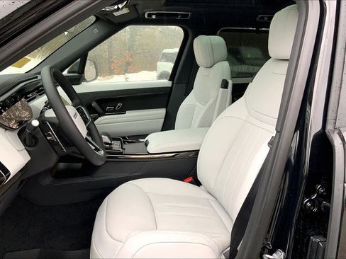 New 2026 Land Rover Range Rover Sport SE AWD/4WD image 13
