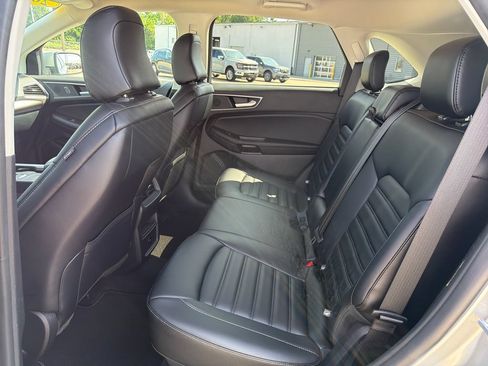 Used 2024 Ford Edge SEL AWD/4WD image 18