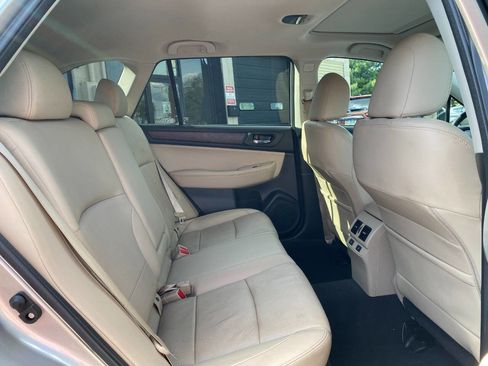 Used 2017 Subaru Outback 2.5i Limited AWD/4WD image 29