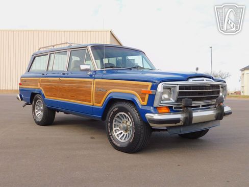 Used 1989 Jeep Grand Wagoneer AWD/4WD image 2