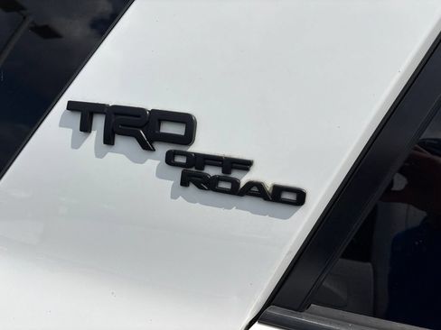 Used 2020 Toyota 4Runner TRD Off-Road Premium w/ Moonroof Package AWD/4WD image 3