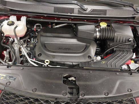 Used 2023 Chrysler Pacifica Limited w/ S Appearance Package image 30