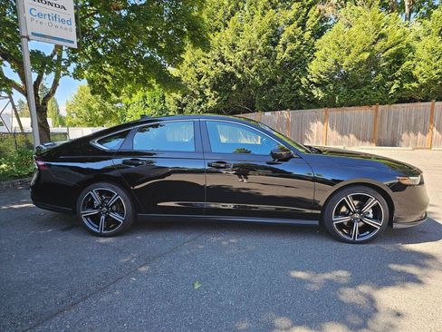 Used 2023 Honda Accord Sport image 8