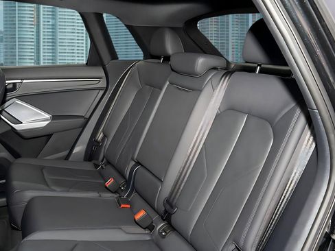 Used 2023 Audi Q3 2.0T Premium w/ Convenience Package image 18