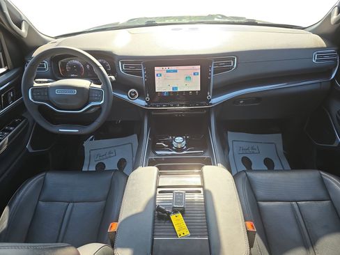 Used 2024 Jeep Wagoneer 4WD image 9