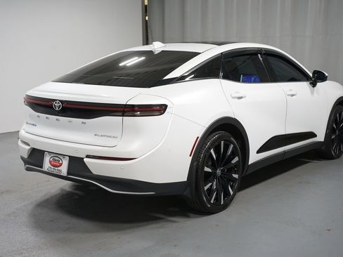 Used 2024 Toyota Crown Platinum image 8