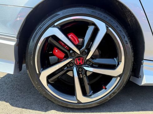 Used 2018 Honda Accord Sport image 3