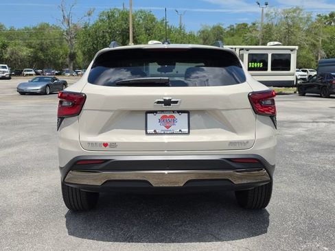 New 2026 Chevrolet Trax ACTIV w/ Sunroof Package FWD image 4