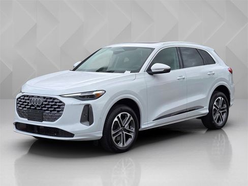 Used 2025 Audi Q5 Premium Plus w/ Premium Plus image 9