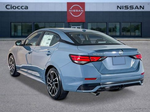 New 2025 Nissan Sentra SR w/ SR Premium Package FWD image 2