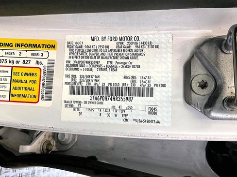 Used 2017 Ford Fusion SE w/ Fusion SE Technology Package image 35