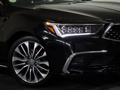 Used 2018 Acura RLX w/ Technology Package image 8
