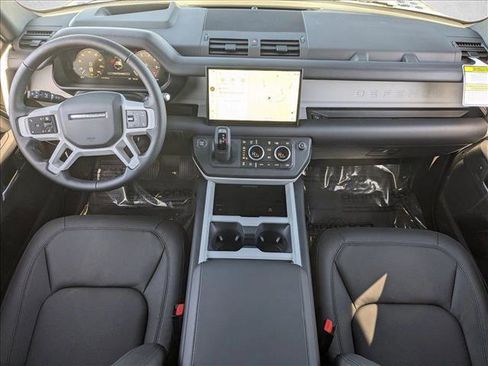 Used 2025 Land Rover Defender 110 X-Dynamic SE image 15