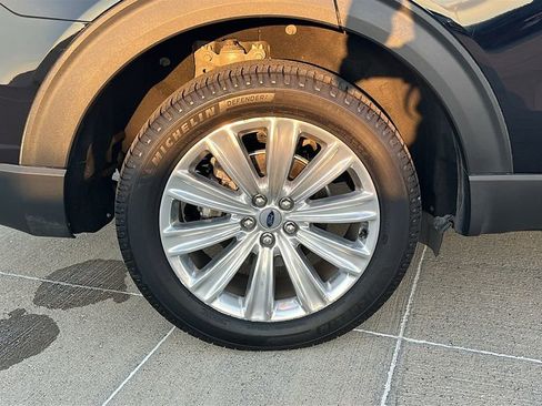 Used 2024 Ford Explorer Limited w/ Equipment Group 301A image 17