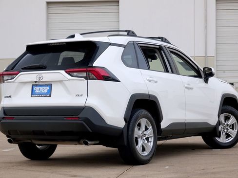 Used 2019 Toyota RAV4 XLE image 3