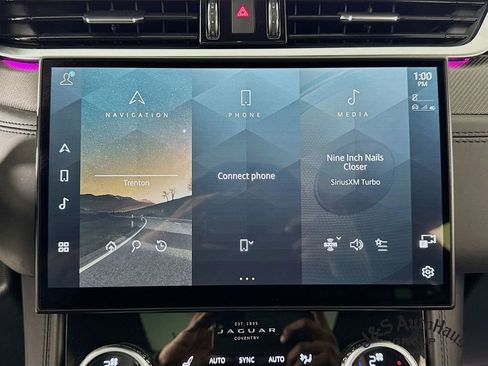 Used 2023 Jaguar F-PACE SVR image 17