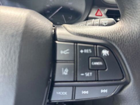 Used 2023 Toyota Sienna LE FWD image 18