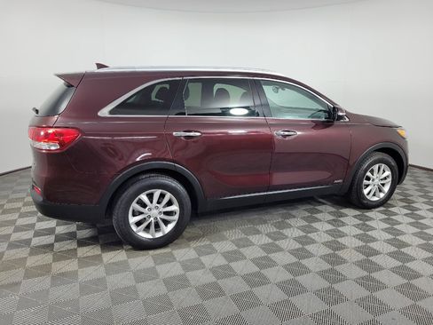 Used 2017 Kia Sorento AWD w/ LX Convenience Package image 10