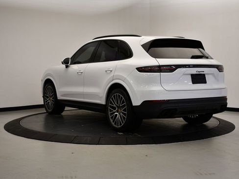 Used 2023 Porsche Cayenne image 3