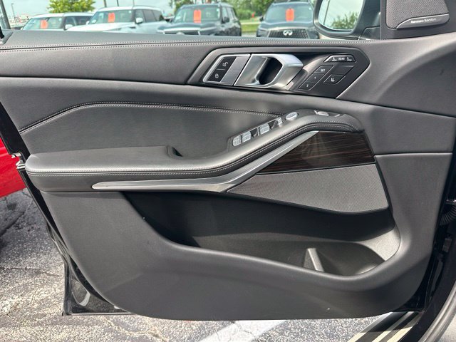 Certified 2025 BMW X7 xDrive40i AWD/4WD image 28